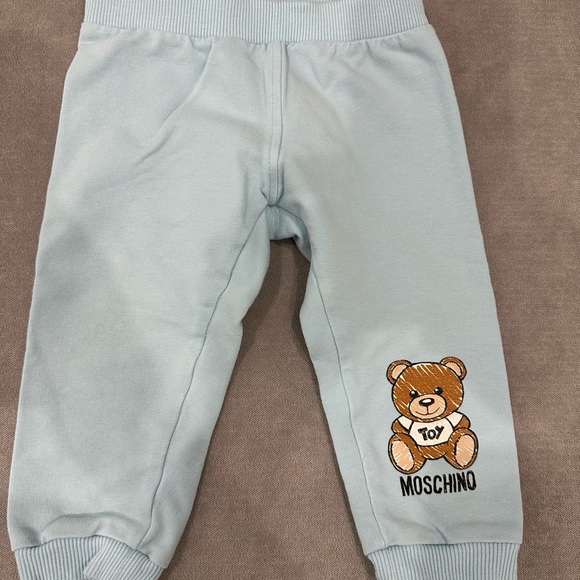 Kid’s Moschino crewneck + pants set - Picture 4 of 7